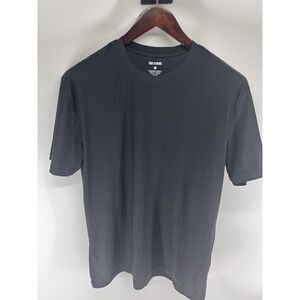 New True Classic tees large in Original packet